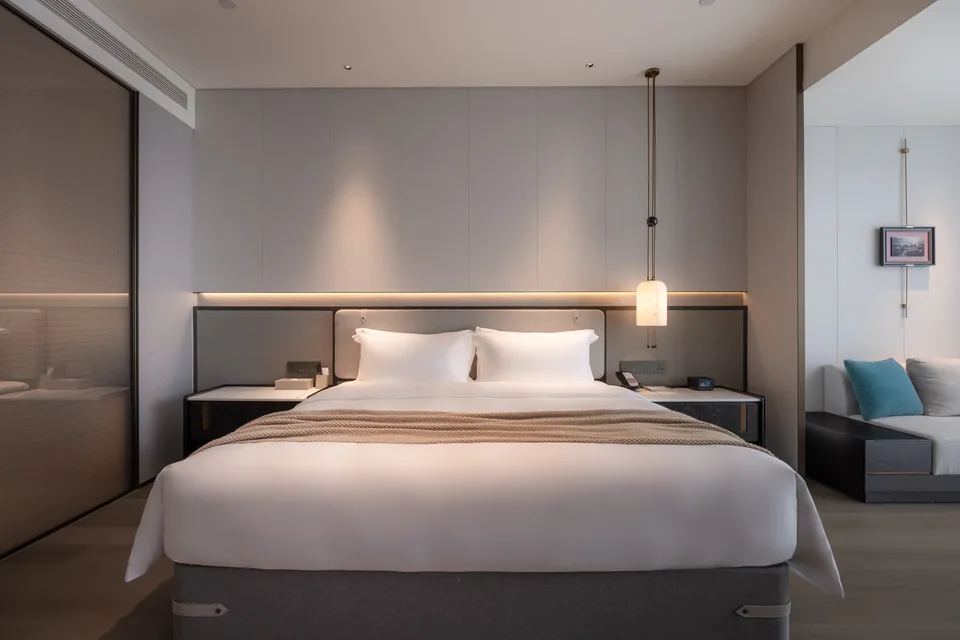 Guest room at the Wyndham Quzhou Kecheng in Quzhou, Other than US/Canada
